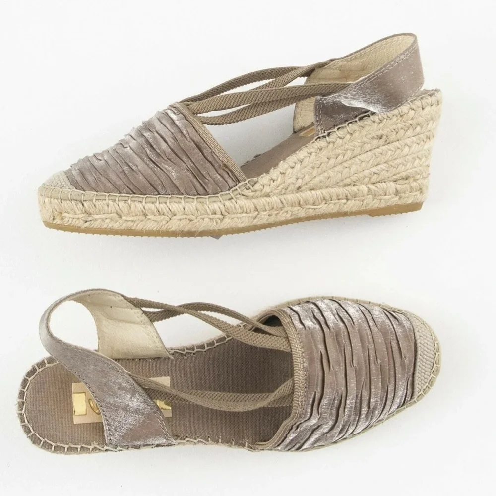 VIDORRETA Corvara Beige Ruffle Mid Wedge Espadrilles